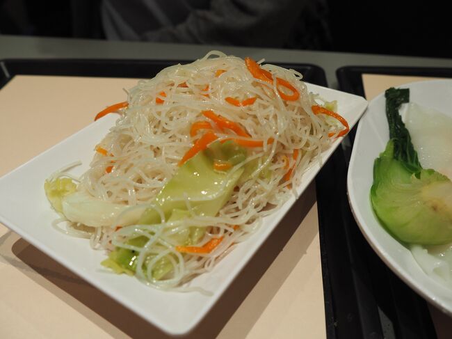 このビーフンみたいなのも初めてトライ<br />美味しかったです！