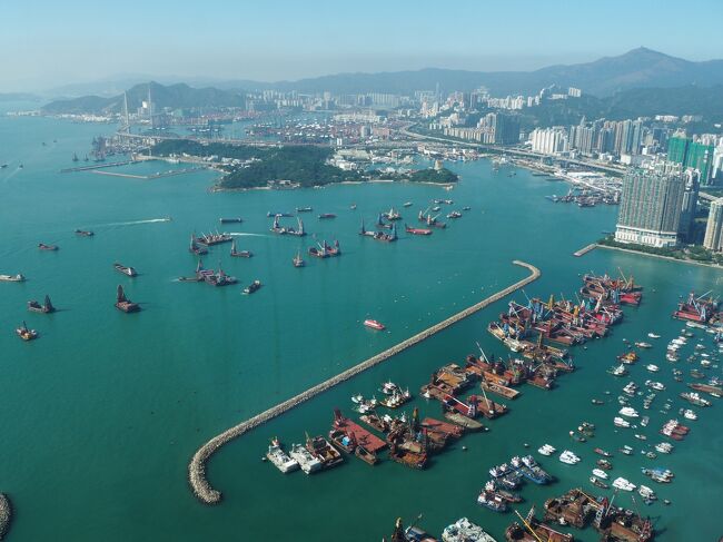 船がミニチュアに見える