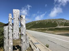 バスで乗鞍スカイラインを通って、乗鞍・畳平に到着です！
至れり尽くせりのはとバスツアー。
道中も観光ガイドをしてくださり、楽しい限りです。

早起きのため、少々寝てしまったことがもったいないくらい(笑)