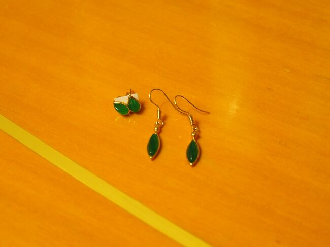 ホテルの近くに翡翠市場があり、そこで買った翡翠のピアス