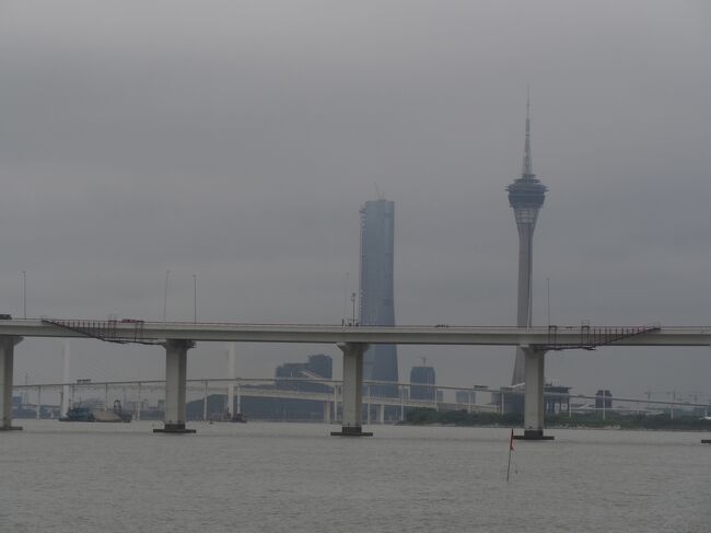 マカオタワー<br /><br />船酔いはなんとか大丈夫でした