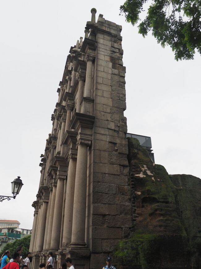 火災のため、正面部分しか残ってません