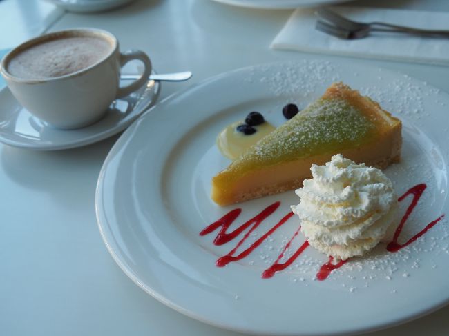 私はレモン味のケーキ