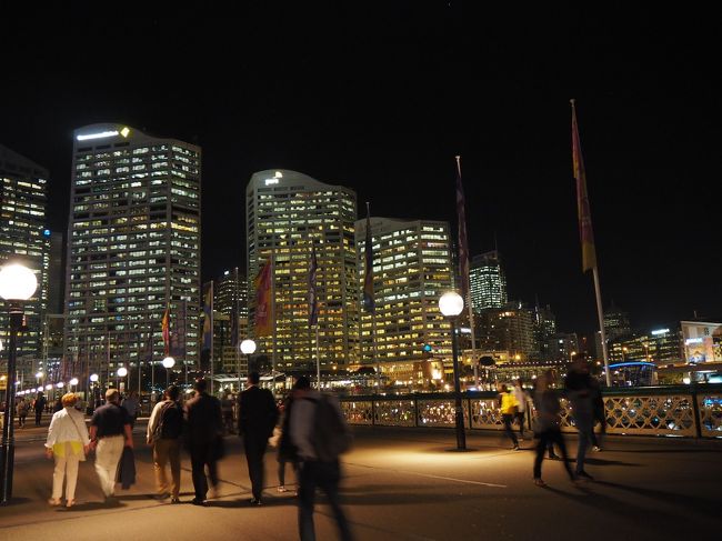 すっかり暗くなりました<br />ビルの明かりがきれい