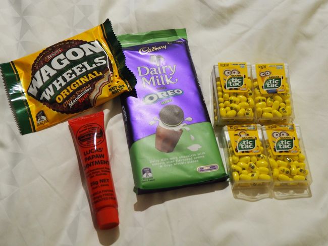 あとこちらのお菓子と、Lucas' Papaw Ointmentというオーストラリアで有名な軟膏を買いました