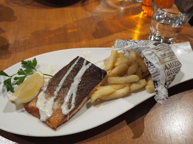 メインで頼んだサーモンのグリル