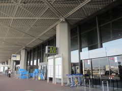 16：30　成田空港第一ターミナル着

集合時間（18：30）までは余裕。
