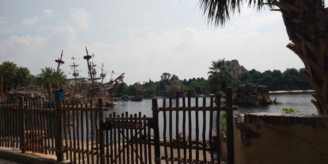 一番楽しみにしてたパイレーツオブカリビアンに向かう。