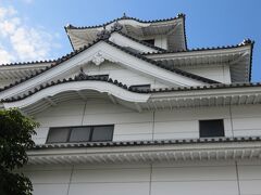 お菓子の壽城・・・山陰の銘菓や特産品が多数揃うお土産物屋さん

すなば珈琲もあり、試食や工場見学もできます