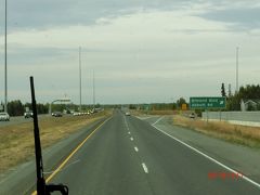 シュアードハイウェイ
Seward Highway
は、行きと帰りはアンカレッジ市内ではルートが西と東に分かれており
36th Avenue には、行きたかったニューサガヤがある。
ここでキングクラブの足を買って、ホテルの電子レンジでチーン。
安くキングクラブを味わえたかも？
アンカレッジでは観光する時間もなく、近くで土産を買うのがせいぜいでした。