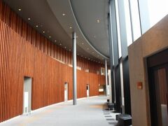 もう一度だけ信州そばを食べて帰るための時間調整のつもりでやってきましたが、上田のまた違う一面を見れた感じ^^「サントミューゼ」と呼ばれる総合施設で、コンサートホールなどとも隣接しているもよう。