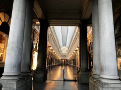 ギャルリー・サン・チュペール、ラディソンホテルとグランプラスの間になります。