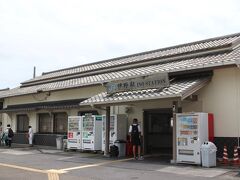 スタートは伊野駅。JR四国土讃線の駅。特急列車も停車する有人駅だが、みどりの窓口はなし。今回は事前に指定券、乗車券等を準備していたのでスムーズ。
この付近から高知市内へは駅前のとさでん交通の路面電車が約20分間隔で運転しておりそちらの方が利便性が高い。