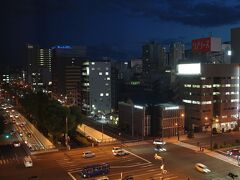 今夜のお宿は「札幌東武ホテル」
以前から札幌へ来る際のホテル選びではいつも候補に入りながら泊まるのは今回が初めてです。
来年3月からマリオットにリブランドするため札幌東武ホテルとしての営業は10月末で終えると言うタイミング。
ビジホとは異なるシティホテルの風格が随所に感じられ、最後に泊まることができて良かったです。