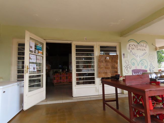 KISEKIという店名からわかる通り、ここは日本食レストランなのですが、シェフはみんな現地人の「おっちょこちょいママ」。ゆえに、接待などで使える本格日本食というわけではなく、現地雇用を応援しつつ日本食をいただくといったほうがコンセプトとしては合うかも。