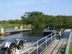 向かったところは
『Everglades Holiday Park』

ボートを車から降ろしてそのままGO！