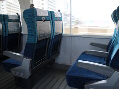 車内。ミュースカイとは違い途中駅にも停車する。しかし、途中駅からの乗車はなく、淡々と・・・中部空港に到着、12：06分。