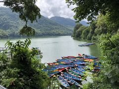 慌ただしく名所を周り疲れたのでフェワ湖畔でのんびりタイム