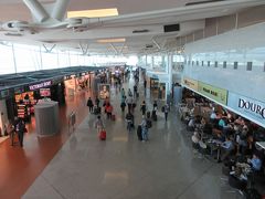 メトロの駅と空港は直結しています。
ポルト空港ターミナルは新しくきれい。