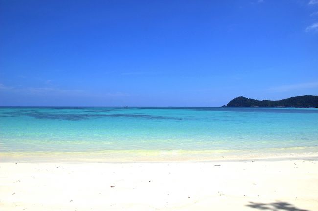 ☆Ao Reli Bagu Beach , Koh Adang @ Mu Koh Lipe Thai<br /><br />右手の島は後で向かうKoh Lekです。