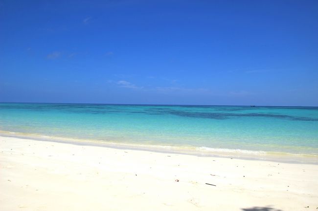☆Ao Reli Bagu Beach , Koh Adang @ Mu Koh Lipe Thai<br /><br />とても美しいビーチ＆海なのですが<br />奇岩も岩山もなく背後はジャングルが広がる単調なビーチなので<br />写真的にはどこをどう撮っても変わり映えしないのが玉に瑕です(^^;)。<br />