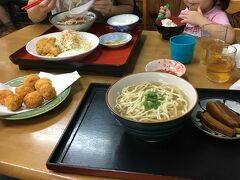 初日の夕食は近くのなかま食堂さんで。
タコスボールは肉がジューシーでとても美味しい！