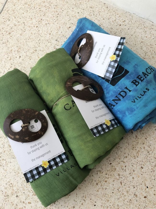 持ち帰りOKのおしゃれなパレオ。木の留め具までおしゃれ。