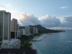 早く寝たからか、暗いうちに目が覚めてしまい、夜明けを待ちました。