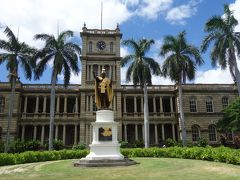 カメハメハ大王像。