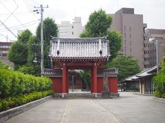 天妙国寺の山門。しながわ百景に登録されている代物。
古いものかと思いきや、昭和30年建立だそうです。
