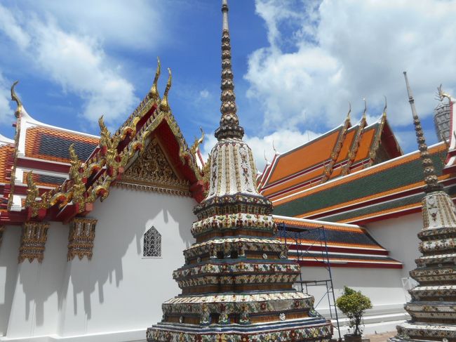 以前は王族専用だったが寄進次第で誰でも納骨できると言う納骨堂