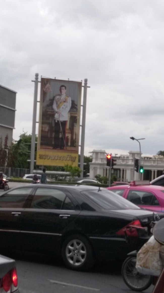 国王も代替わりしました<br />この日はタクシーで帰りました<br />