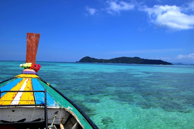 ☆Ao Reli Bagu Lagoon , Koh Adang @ Mu Koh Lipe Thai<br /><br />ラグーンで大きく方向を東に変えkoh Rekの南岸を目指します。<br />