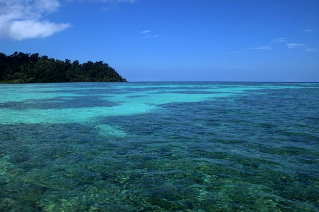 ☆Ao Reli Bagu Lagoon , Koh Adang @ Mu Koh Lipe Thai<br /><br />黒っぽい部分は全部珊瑚礁です。