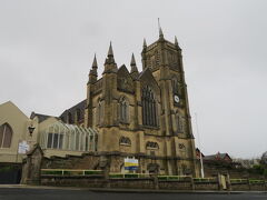 Warrnambool Presbyterian Church です。この街で最大の大聖堂です。
左側の増築された管理棟のエントランスが開いていたので中まで行けるか？と思ったらスタッフのおばちゃんが笑いながら閉めてしまいました・・・（涙）