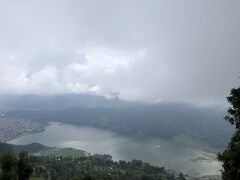 サランコットの丘に到着
雲がたくさんー
晴れていれば美しいヒマラヤ山脈が見えたはず