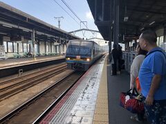 高知行の電車が来ました。
JR特急南風3号 9:36-11:30