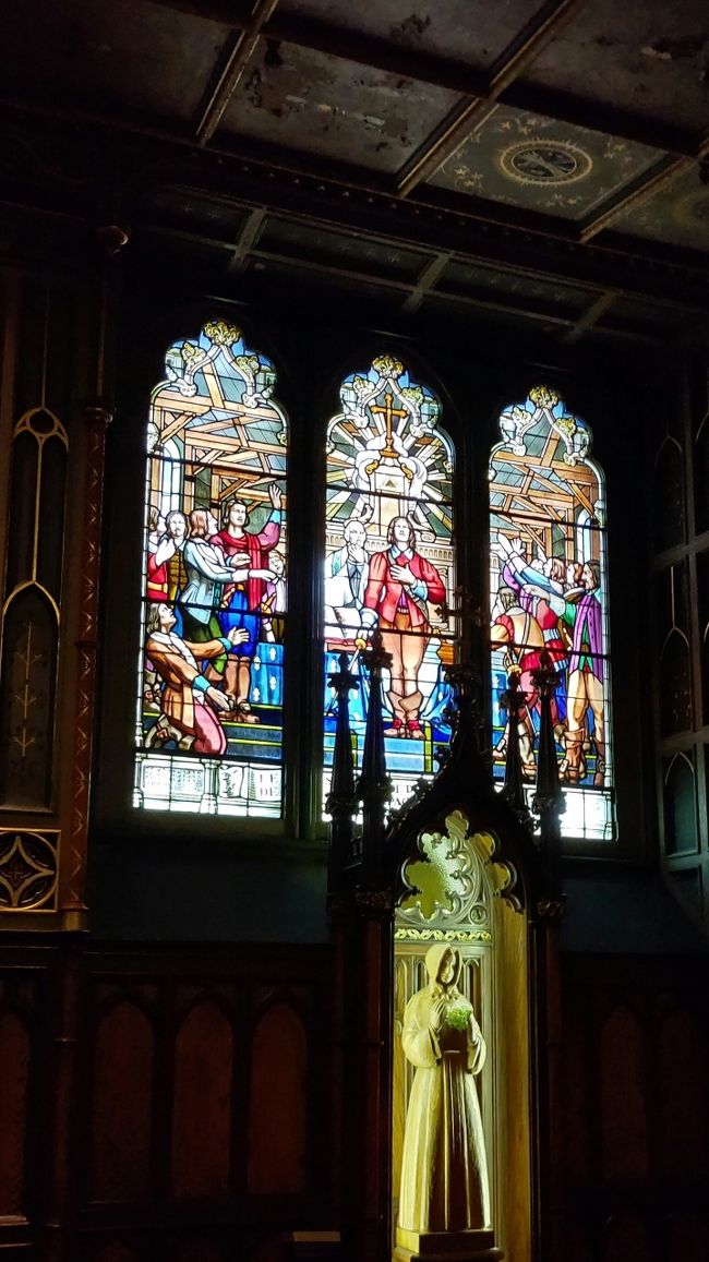 ステンドグラスも数多くあり、ゆっくり見て回りました。