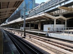 東京駅



第２番ホーム（旧第１番ホーム）
東京駅開業当時、大正３年（１９１４年）１２月開業から平成７年（１９９５年）７月新ホーム切替まで中央線電車発着ホームだった。