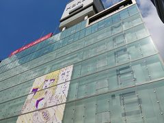 右を向けば横浜モアーズ

東急ハンズが入っています。