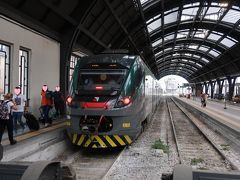 空港から約50分で終点、ミラノ中央駅に到着。