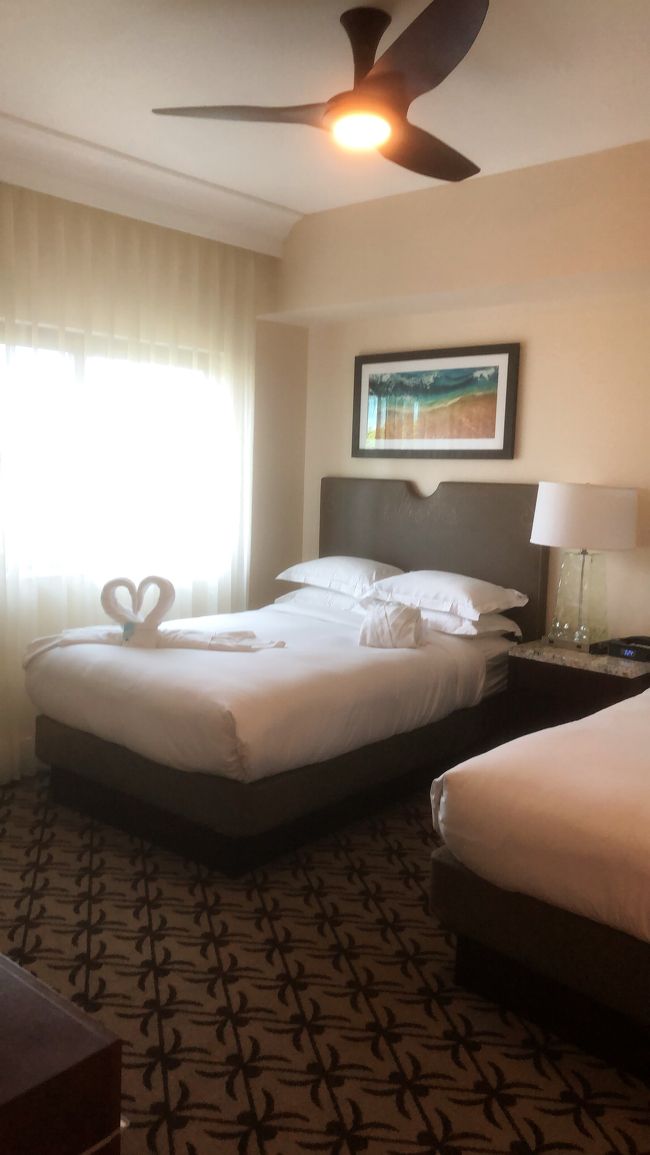 ホテル内のベッドルームです