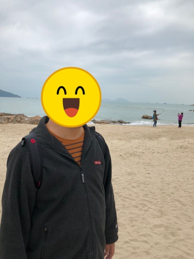 視界がひらけてくると、海が出迎えてくれる。夏場はここで沢山の人が海水浴を楽しむそう。