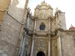 Basilica of the Assumption of Our Lady of Valencia （La Seu de Valencia）
（バレンシアの聖母被昇天聖堂・・通称カテドラル）

ローマカトリック教区の教会です。
堂々たるファサードですが、隣に建物があるのでそれだけが残念です。