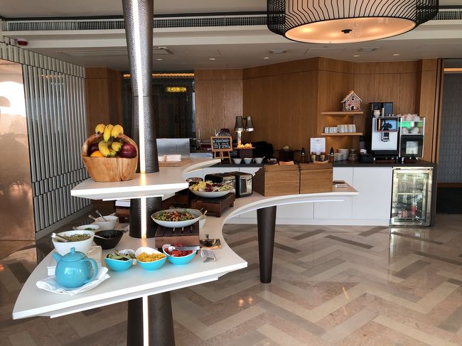 ラウンジは、広々ゆっくり食べるには良い環境です。