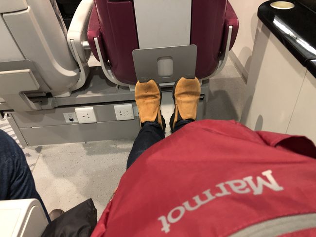 新幹線は、足広々。コンセントも沢山ある。15分で深センについてしまった。はや！