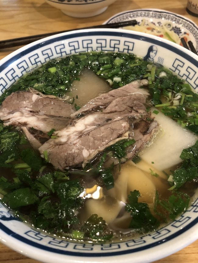 スライスされた牛肉が美味しい。