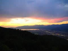 杖突峠から諏訪湖を染める夕焼けを拝む事が出来ました。


今回の二泊三日の無事終了！