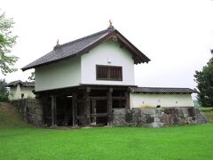 最後に台温泉に浸かって大阪へ帰る予定ですが、バスは1時間先であるため、花巻城跡までやってきました。昔、稗貫郡を支配していた豪族・稗貫氏の居城であったといわれています。