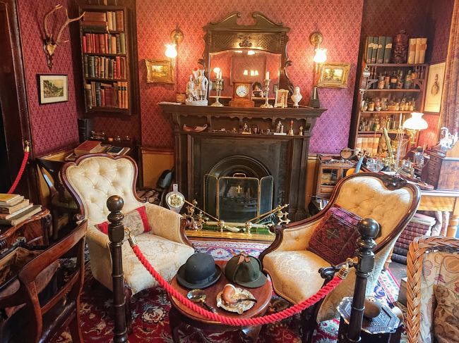 中はこんな感じ。ホームズの世界観が表現されている。日本人もかなり多かった。<br /><br />シャーロックホームズのコアなファンでないと楽しめないかなという印象。